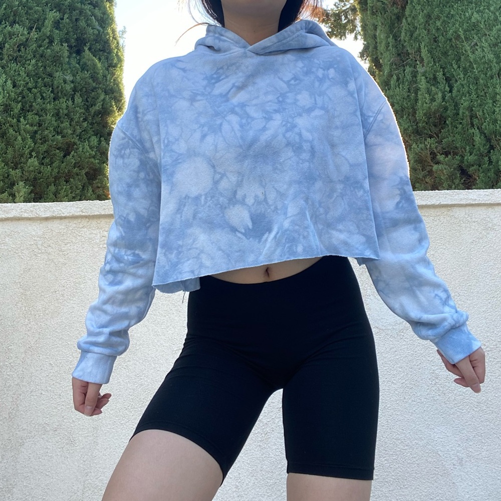BLUE TIE DYE CROP HOODIE